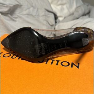 Louis Vuitton pumps